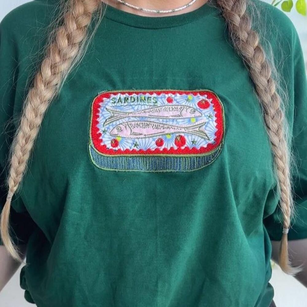NWT 100% cotton patchwork sardine can embroidered forest green shirt